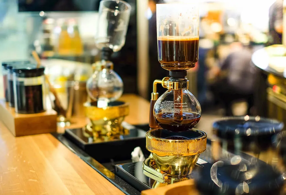 虹吸壺咖啡怎麼煮？參數設定、歷史背景與風味特色完整解析