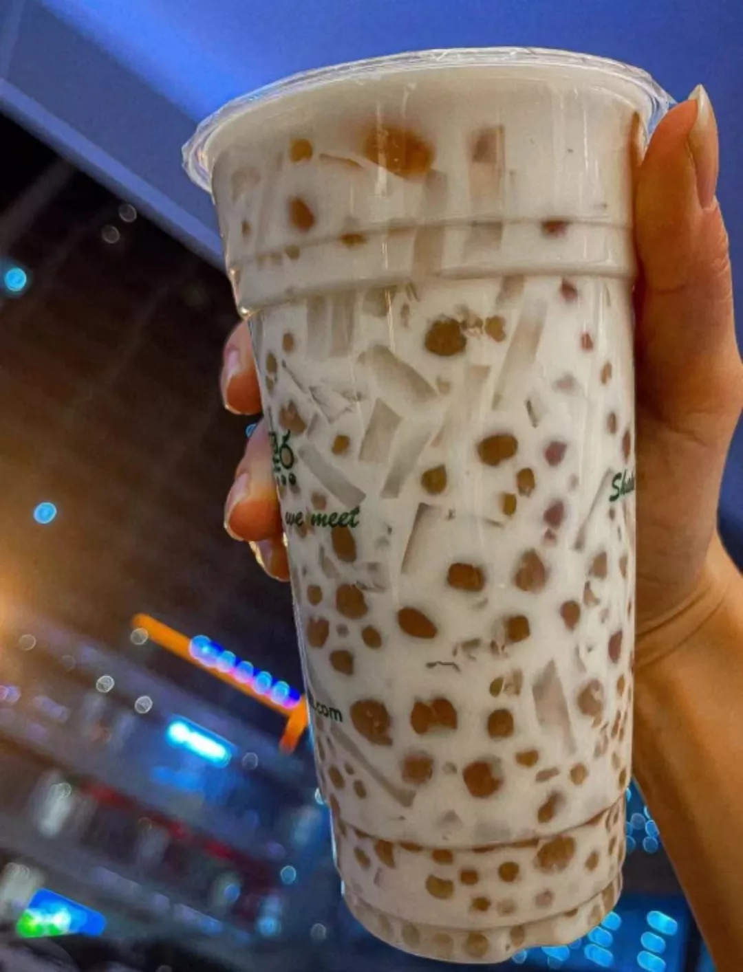 獵奇茶飲頻出圈：螺螄粉火鍋入杯，創新底線何在？