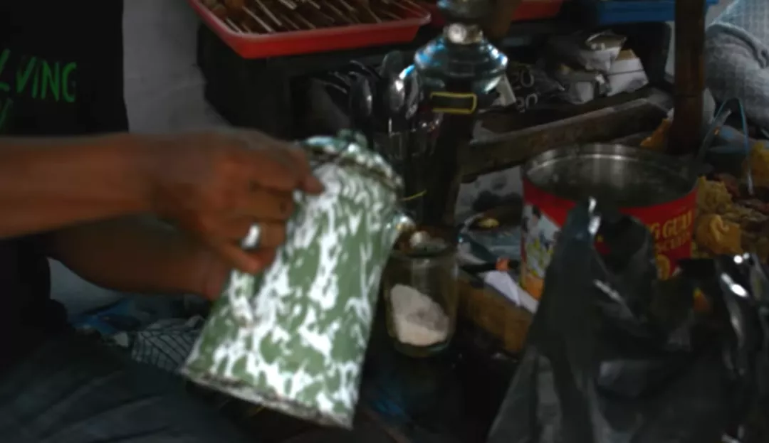 印尼Kopi Joss降咖啡因原理？街頭木炭咖啡的科學與風味解析