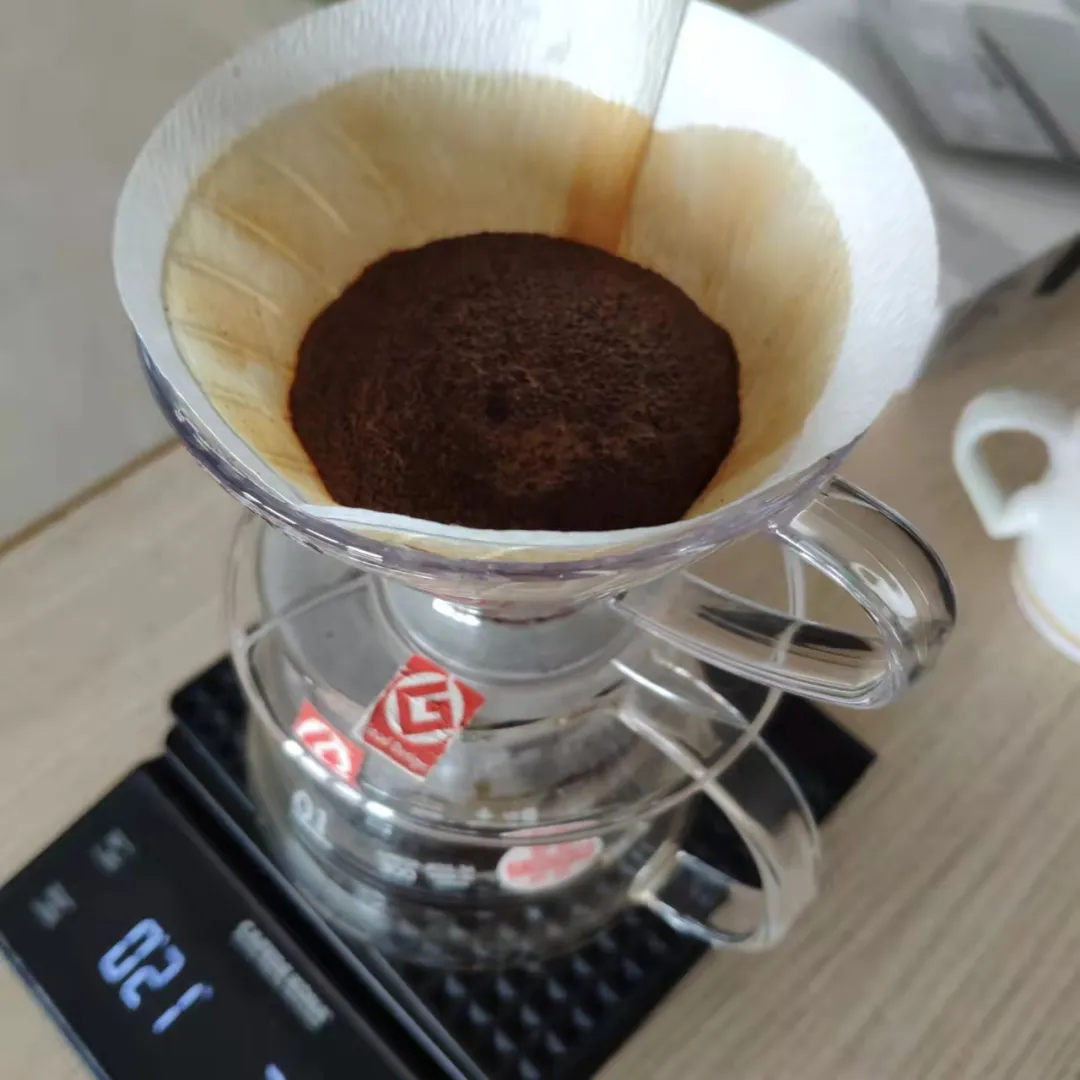 手磨與電磨萃取大比拼:掛耳咖啡與手沖風味差異解析