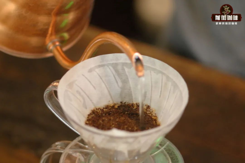 手衝咖啡悶蒸不膨脹?掌握排氣原理與萃取關鍵技巧