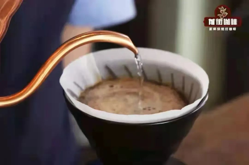 4人份手沖咖啡製作要點:粉水比例與注水技巧全解析