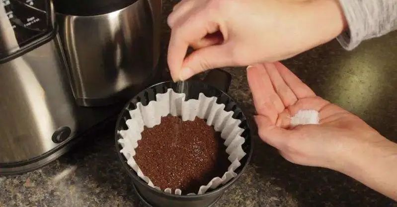 咖啡加鹽的科學:如何用鹽提升手沖風味與減少苦澀