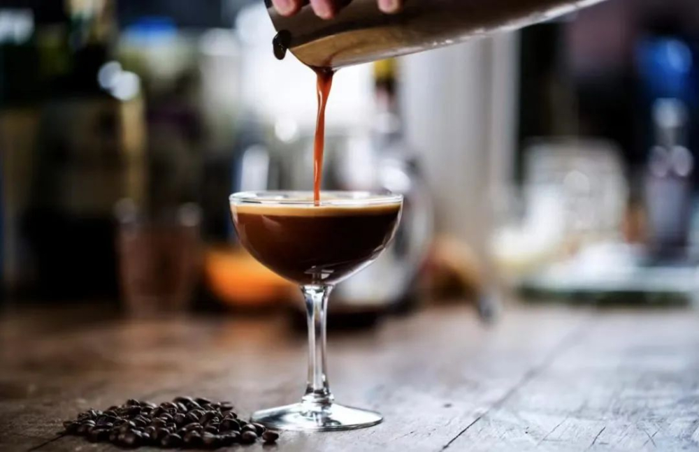 星巴克冰震濃縮怎麼做？Caffe Shakerato 意式冰搖咖啡製作解析