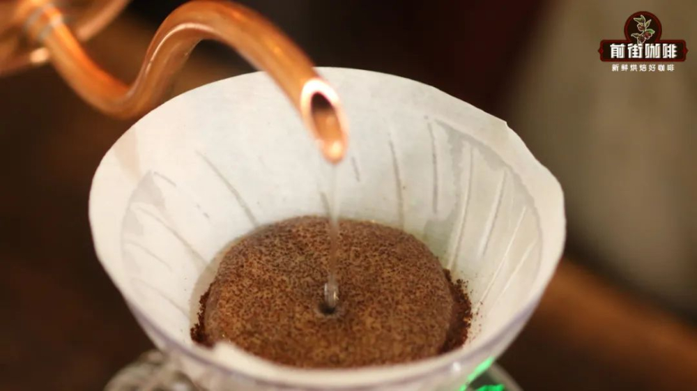 手沖咖啡三段式注水技巧全解析，適合哪些咖啡豆與烘焙度？