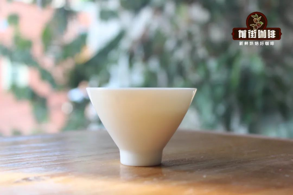 手沖咖啡杯型怎麼選？揭秘杯口設計對風味的四大影響