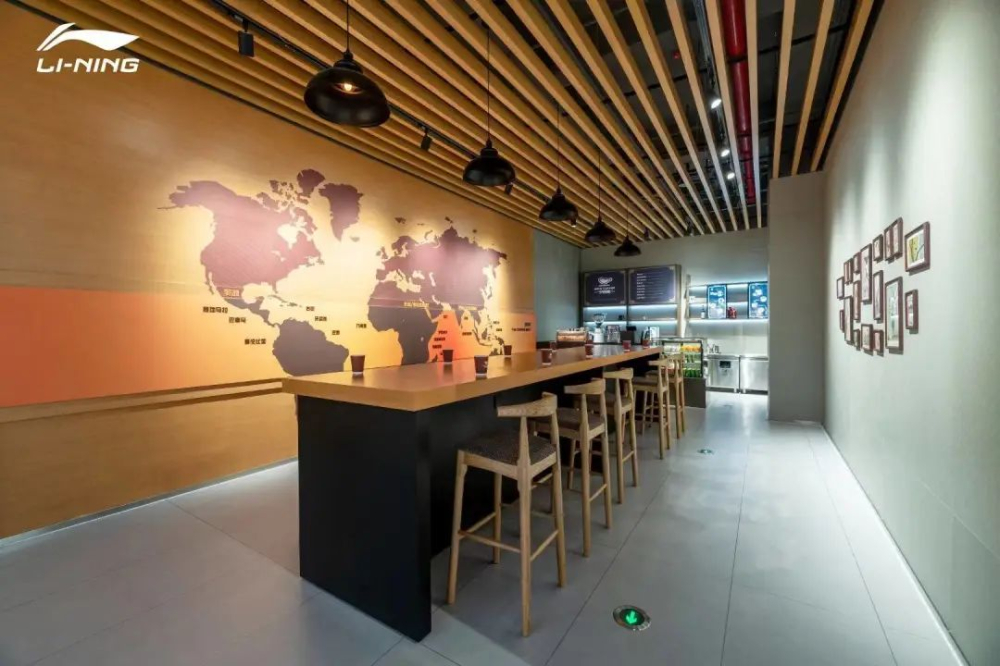 大品牌跨界做咖啡：現象背後的營銷策略與市場挑戰