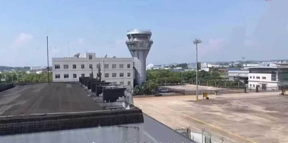 黃山屯溪舊塔臺咖啡廳：近距離觀飛機起降的航空觀景新地標