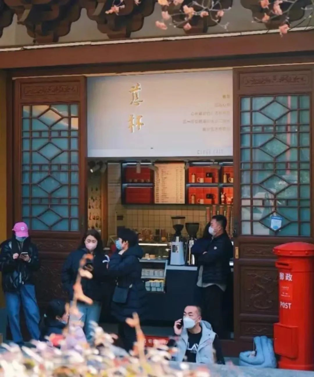 古剎咖啡崛起！杭州永福寺等寺廟如何擄獲年輕人心？