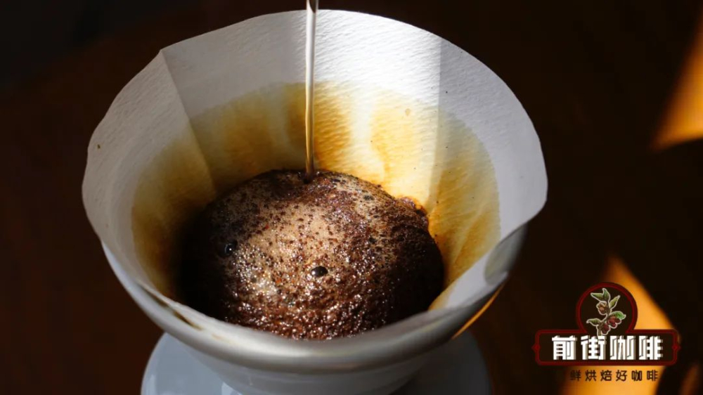 V60手衝咖啡三段式注水法詳解:掌握分段技巧提升風味層次