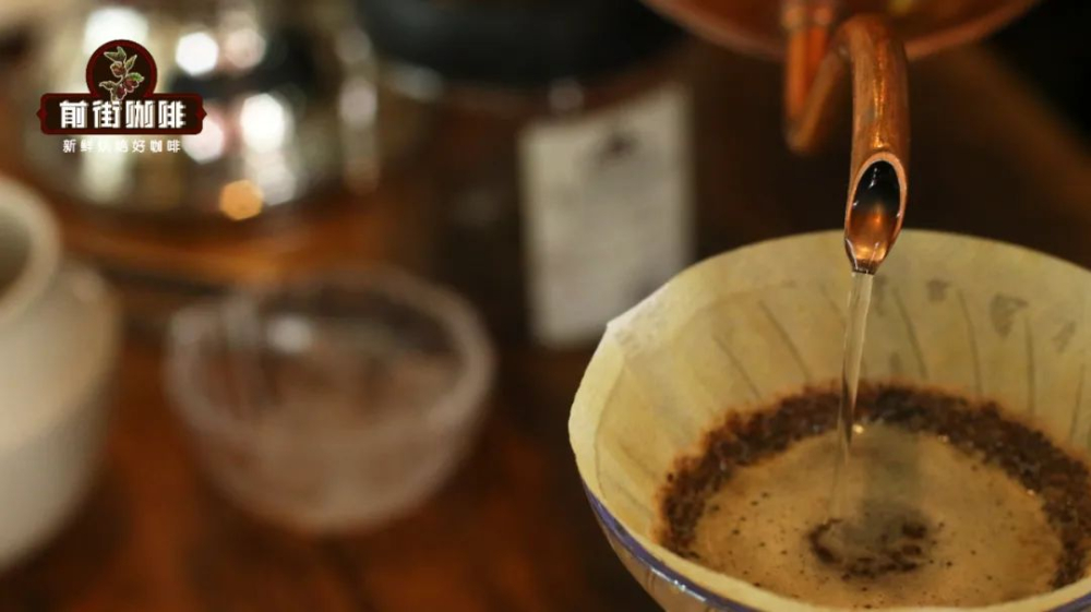 V60手衝咖啡三段式注水法詳解:掌握分段技巧提升風味層次