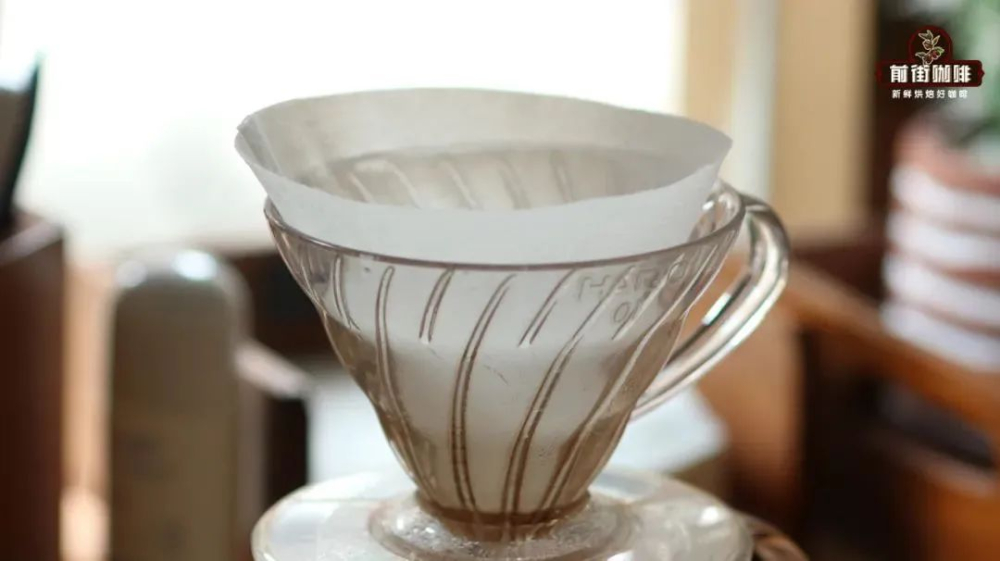 V60濾杯濾紙貼合技巧揭秘：手衝咖啡流速與風味的5%關鍵差異