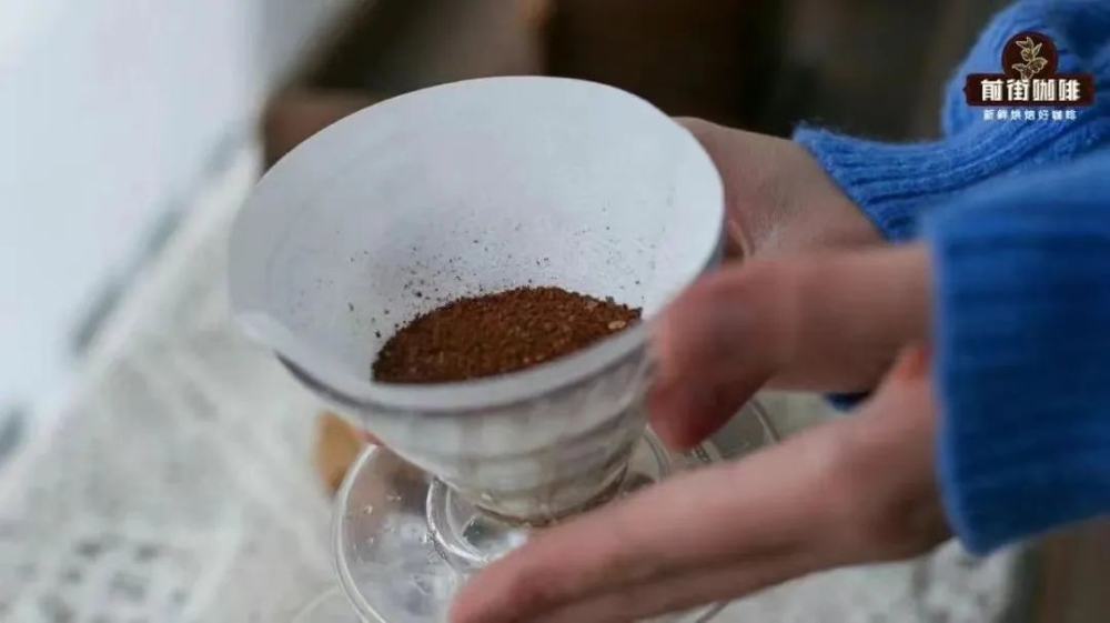 V60濾杯濾紙貼合技巧揭秘：手衝咖啡流速與風味的5%關鍵差異