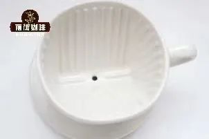 手沖濾杯形狀解析：梯形與錐形設計原理及梯形濾杯使用現況
