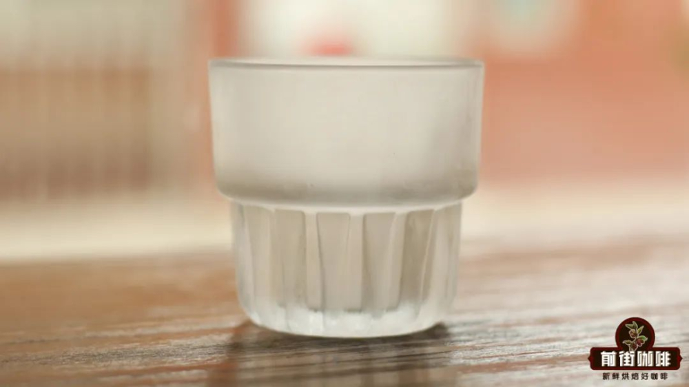 Dirty咖啡必學技巧:冰杯原理與居家製作全攻略