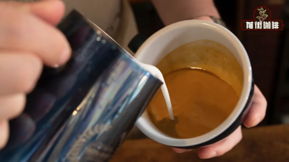 拿鐵拉花融合技巧：掌握四大細節打造乾淨液麵