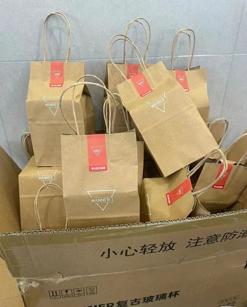 Manner復古玻璃杯乏人問津?咖啡買贈策略失效的5大原因解析