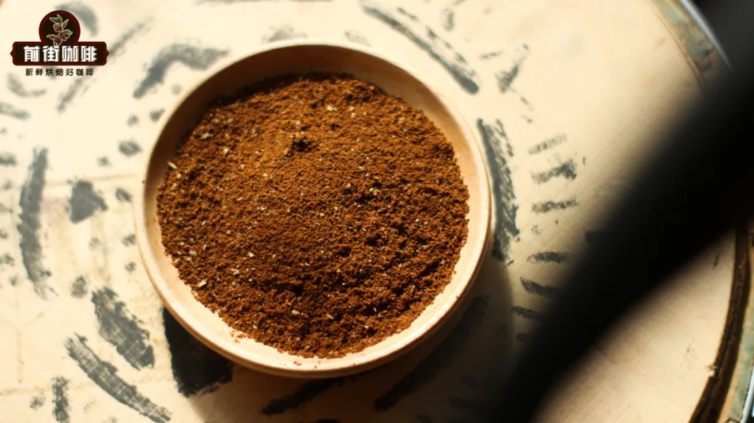 手衝咖啡流速與萃取時間：研磨粗細與濾杯濾紙的關鍵影響