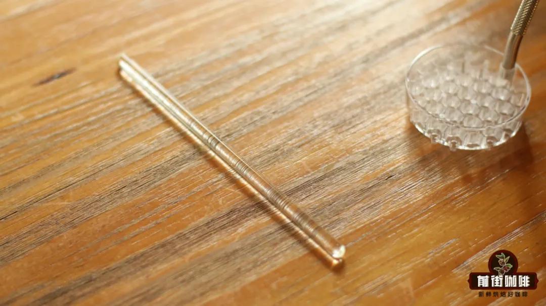 手衝咖啡花灑滴濾器使用全攻略：水流控制與攪拌技巧解析