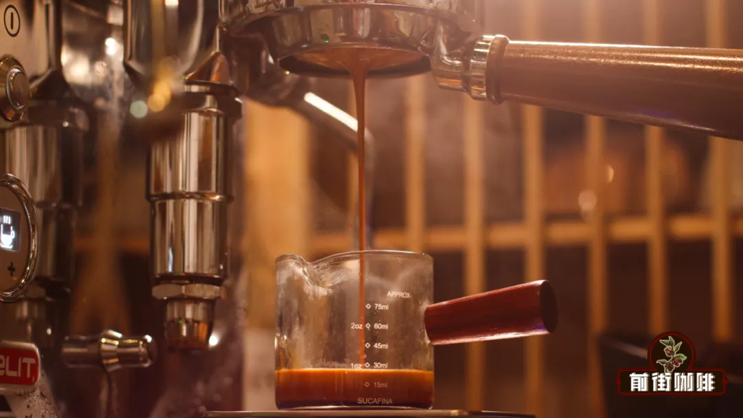 澳白咖啡配方揭秘：與拿鐵、卡布奇諾怎麼分？Flat White 完整解析