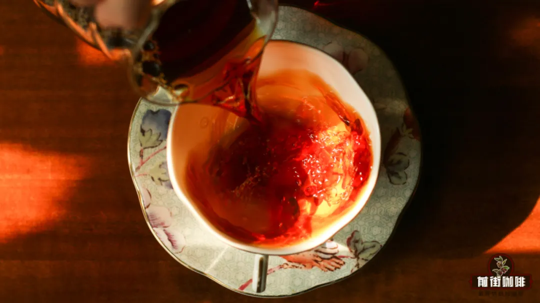 咖啡溫杯科學解析：風味感知差異與拿鐵最佳奶溫控制