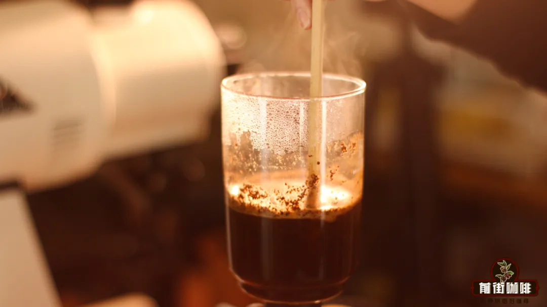 虹吸式咖啡製作全攻略：從入門到精進的詳細步驟與技巧