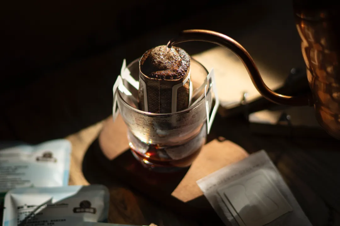 掛耳咖啡可沖幾次？從綠原酸釋放看咖啡與茶的萃取差異