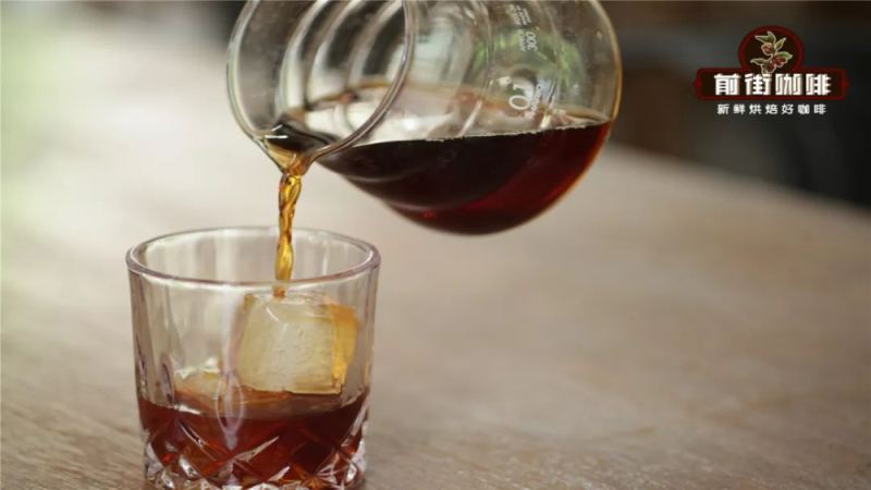 冰手沖咖啡入門：粉水比例、冰量控制與適合豆種推薦
