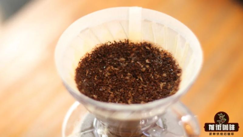 手沖咖啡粉坑問題解析：三個常見失誤與改善技巧