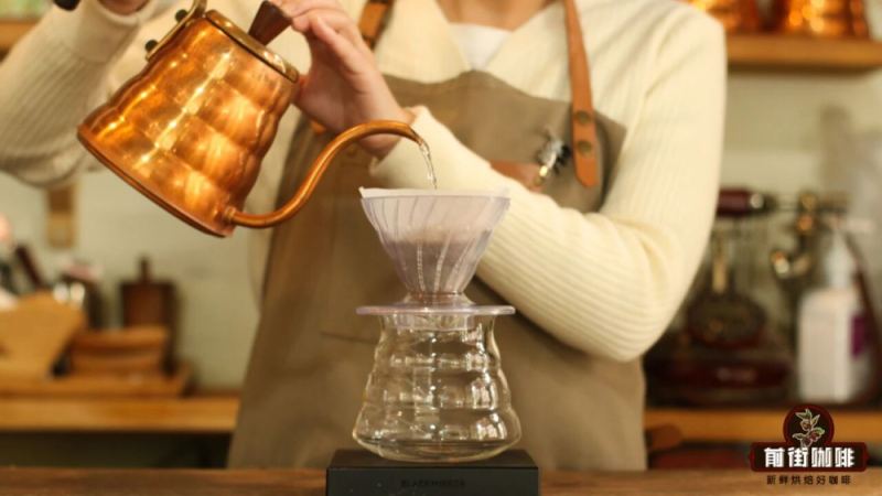 法壓壺衝煮咖啡完全指南：研磨、比例、水溫與時間參數詳解