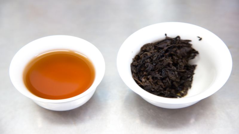 雲南陳年紅茶十年熟成解析：有氧無氧雙階段養出醇厚蜜香