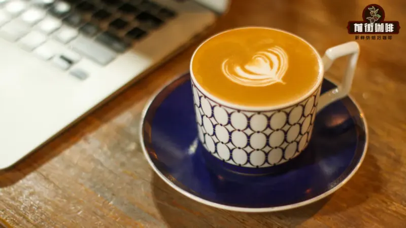 澳白咖啡配方揭秘：與拿鐵、卡布奇諾怎麼分？Flat White 完整解析