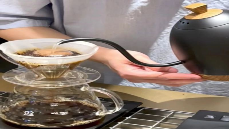 手衝咖啡的價值解析：從風味體驗到服務細節的全面探討