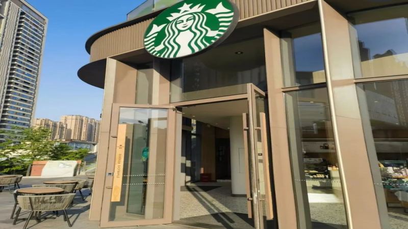 星巴克門市常開政策解析：員工困擾與業績挑戰背後的真相