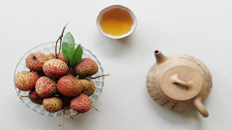荔枝紅茶製作全解析：調味茶定義、香精迷思與正統沖泡法