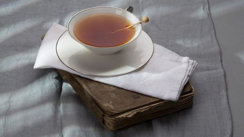 中國高端紅茶選購指南：自然栽培與頂級品牌風味解析