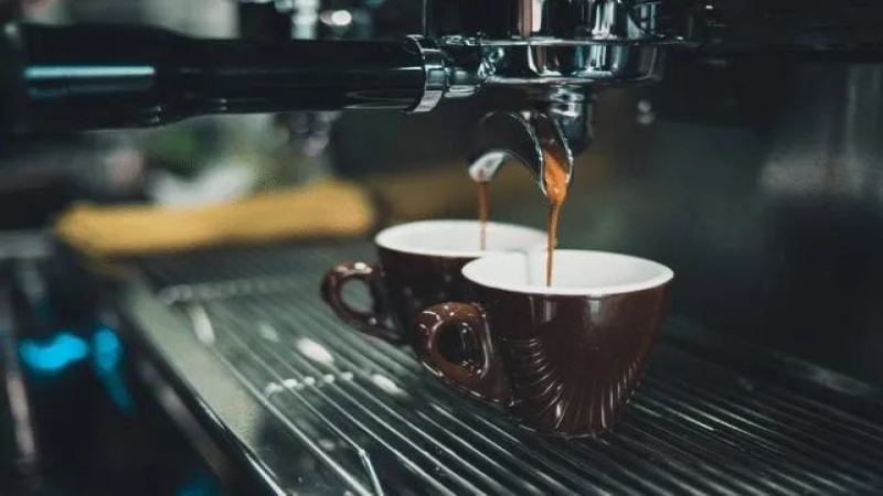 義式咖啡分流手柄與無底手柄差異解析｜萃取選擇與實用建議