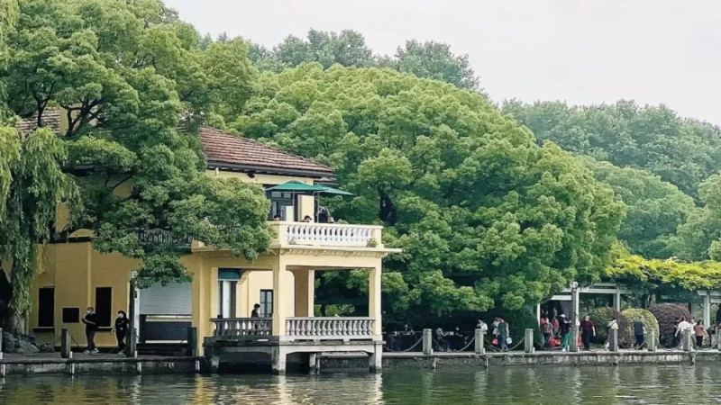 杭州西湖石函精舍星巴克租約到期　歷史建築咖啡廳未來去向引關注