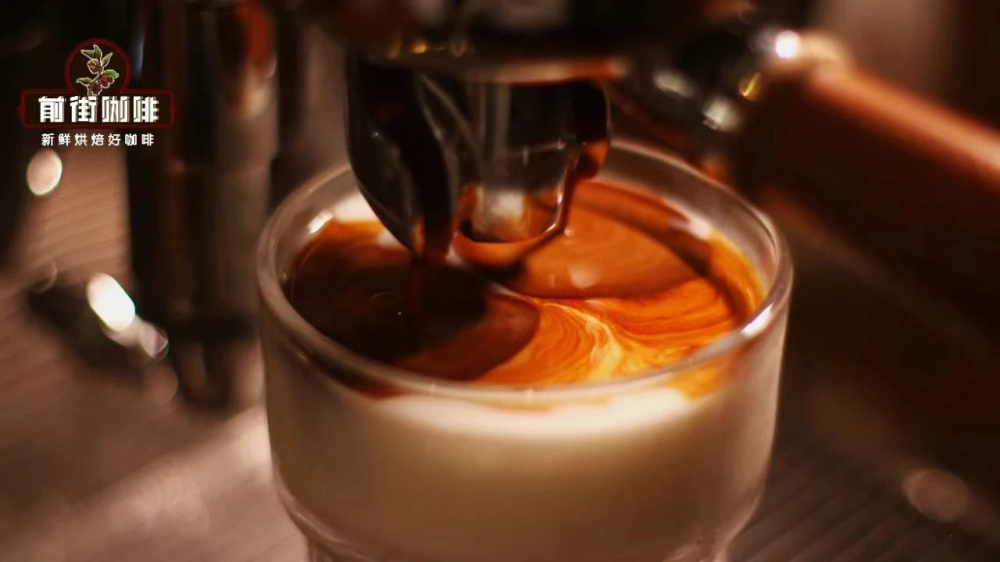 Flat White 與澳白咖啡為何鮮少冰飲？解析熱飲傳統與萃取關鍵