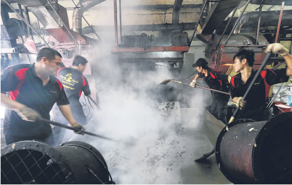 馬來西亞白咖啡 vs 黑咖啡：差異、風味、澳白起源與沖煮參數全攻略